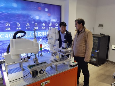 王華校長調研我院邵宗凱副教授領銜創辦的昆明聯誠科技股份